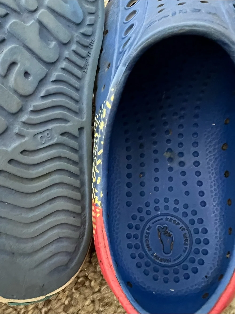 Native Jefferson Kids Slip-On Shoes in Royal Blue with Red Yellow Heel Size 9